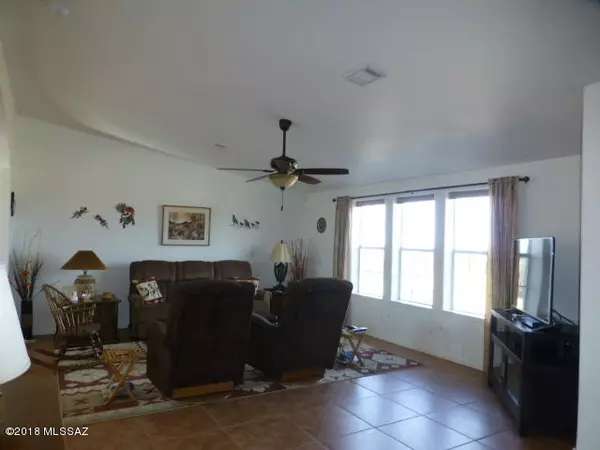 Benson, AZ 85602,272 S Cochise Lane