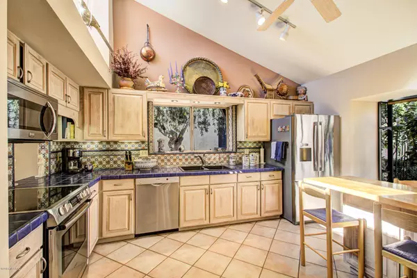 3052 S Via Del Tirol, Green Valley, AZ 85622