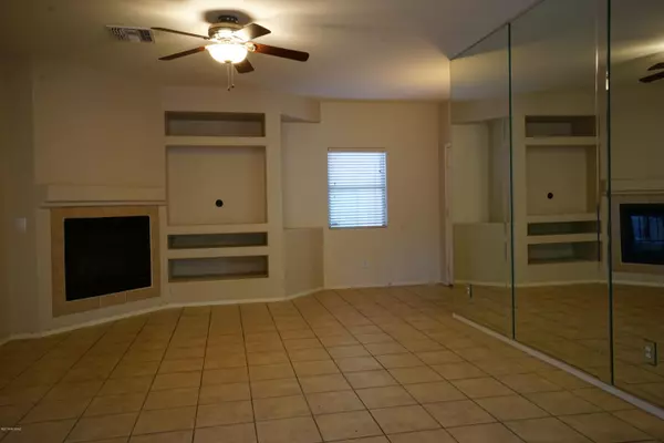 Sahuarita, AZ 85629,317 E Camino Rancho Seco