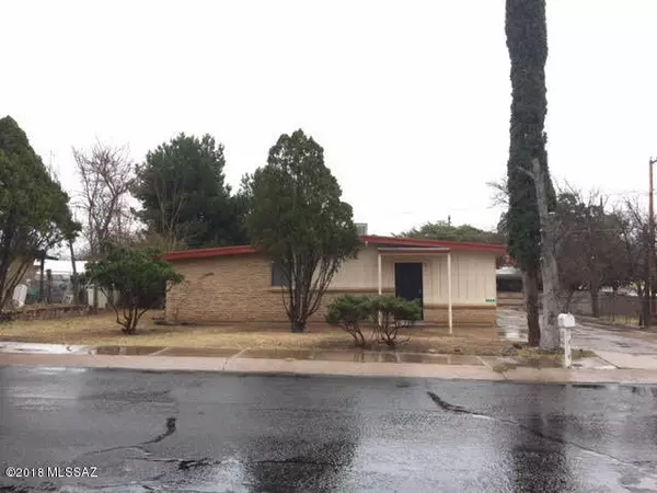 1324 W Camino de la Paloma, Nogales, AZ 85621