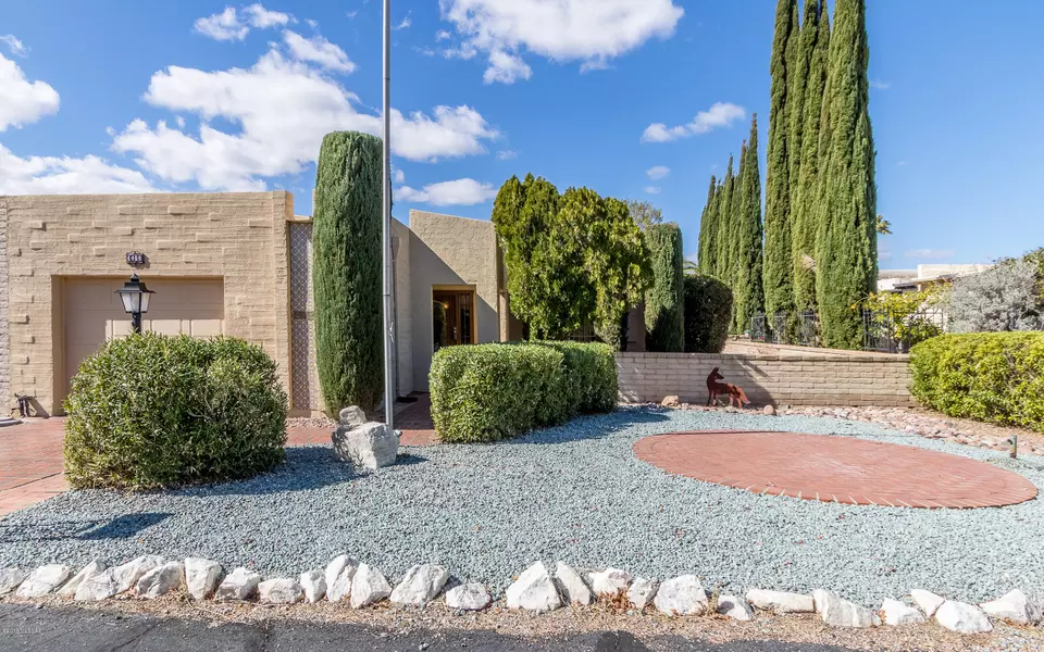 1408 W Camino Calderon, Green Valley, AZ 85622