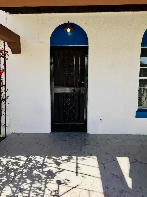 Tucson, AZ 85705,933 N Alder