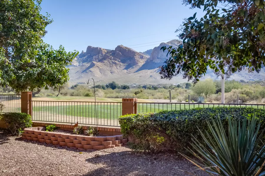 1301 W Sandtrap Way, Oro Valley, AZ 85737