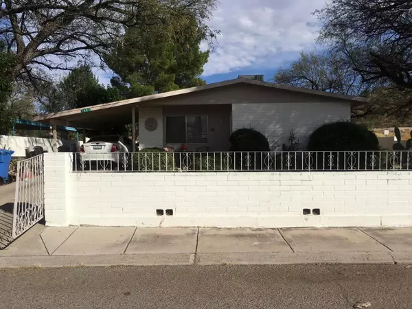 1962 N Via Madonna, Nogales, AZ 85621