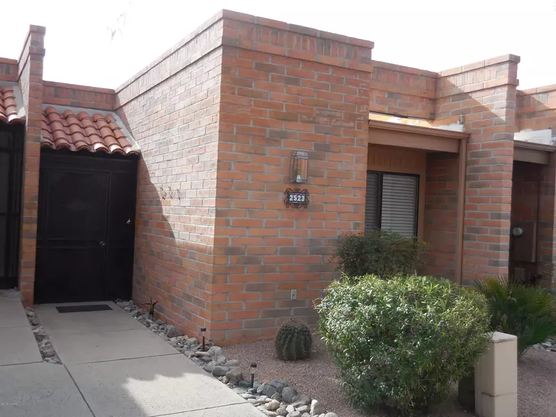 2523 S Calle Del Dante, Green Valley, AZ 85622