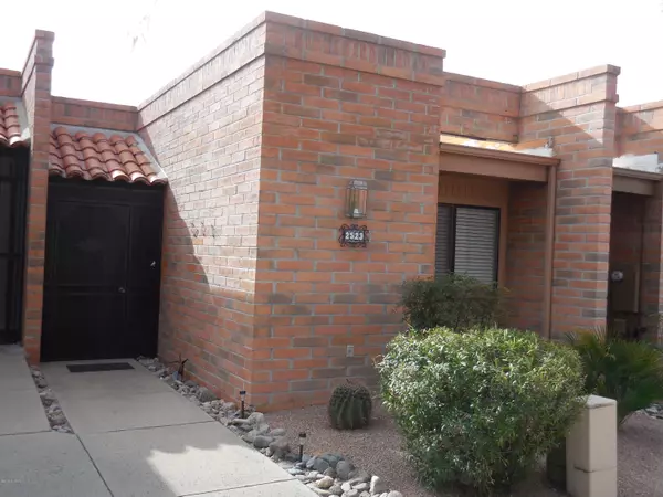 2523 S Calle Del Dante, Green Valley, AZ 85622