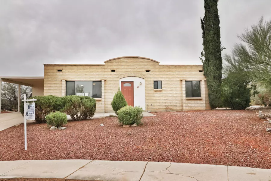 2 E La Pera, Green Valley, AZ 85614