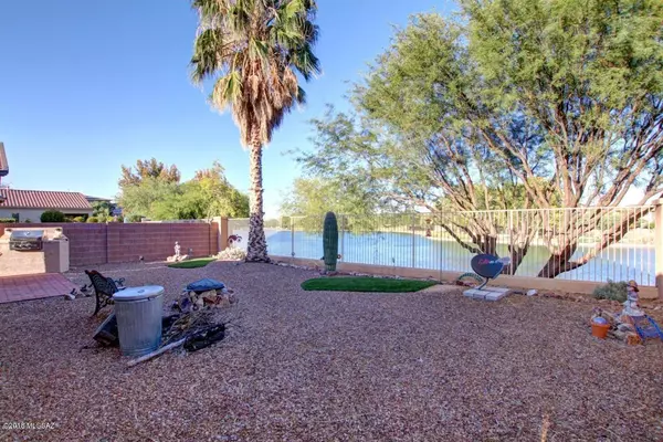 Sahuarita, AZ 85629,15305 S Via Lago del Encanto