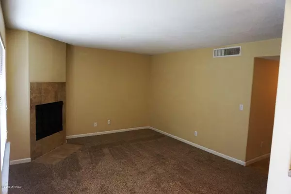 Tucson, AZ 85718,6651 N Campbell Avenue #147