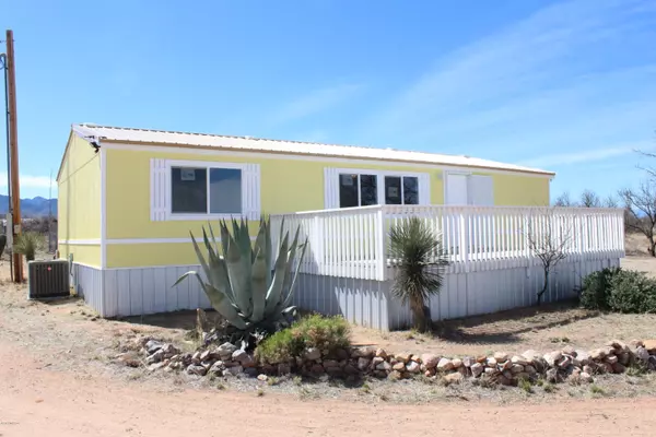 Benson, AZ 85602,975 S Maverick Lane