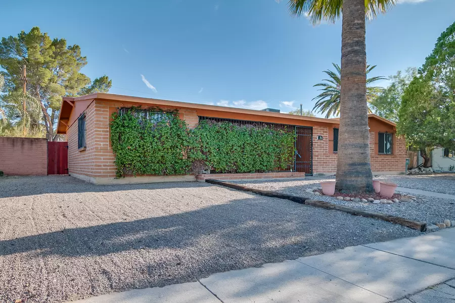 8440 E Timrod Street, Tucson, AZ 85710