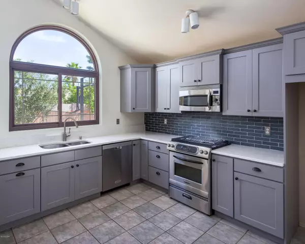 Oro Valley, AZ 85737,1390 W Rose Quartz Place