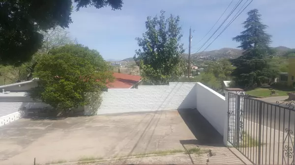 Nogales, AZ 85621,686 W Walnut Street