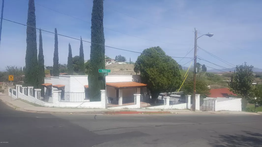 686 W Walnut Street, Nogales, AZ 85621