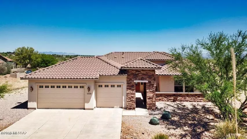 8409 S Palisades Drive, Hereford, AZ 85615