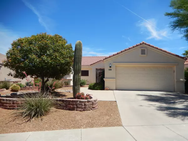 2711 S Fade Drive, Green Valley, AZ 85614