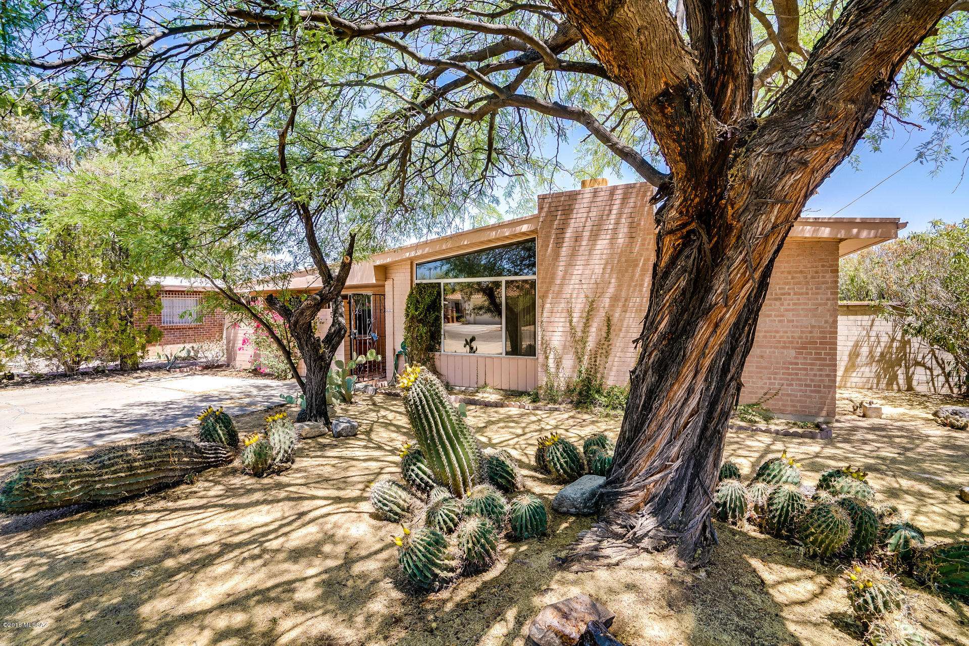 5865 E 2nd Street, Tucson, AZ 85711