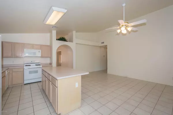 Oro Valley, AZ 85737,10559 N Camino Rosas Nuevas