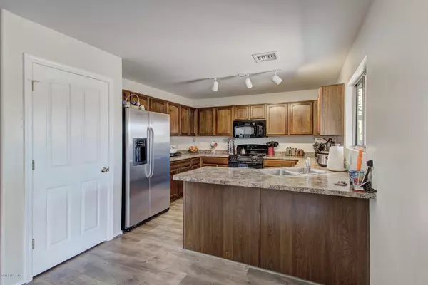 Green Valley, AZ 85614,885 W Placita El Cauce Rico