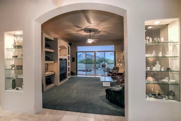 Oro Valley, AZ 85755,941 W Dancing Rain Court