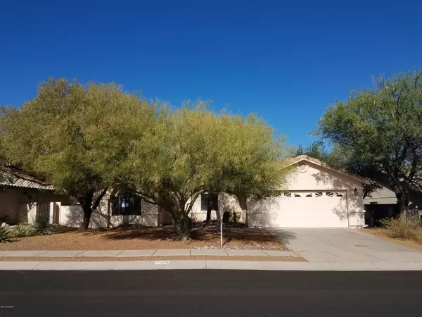 12480 N Copper Queen Way, Oro Valley, AZ 85755