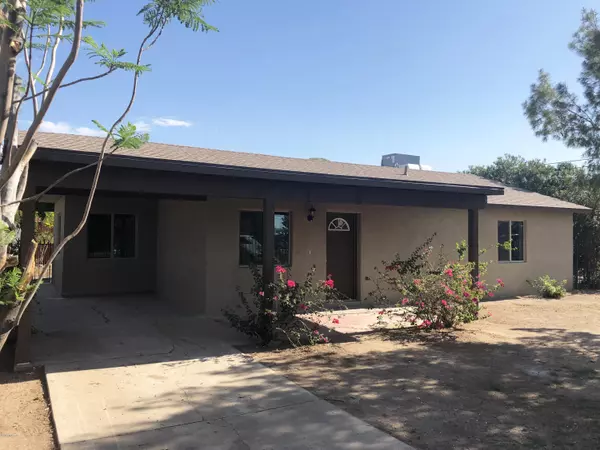 902 W Estrada Street, Tucson, AZ 85745