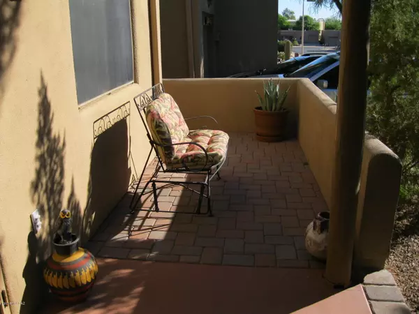 3680 S Paseo De Los Nardos, Green Valley, AZ 85614