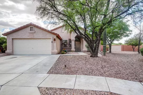 7555 S Daystar Court, Tucson, AZ 85747