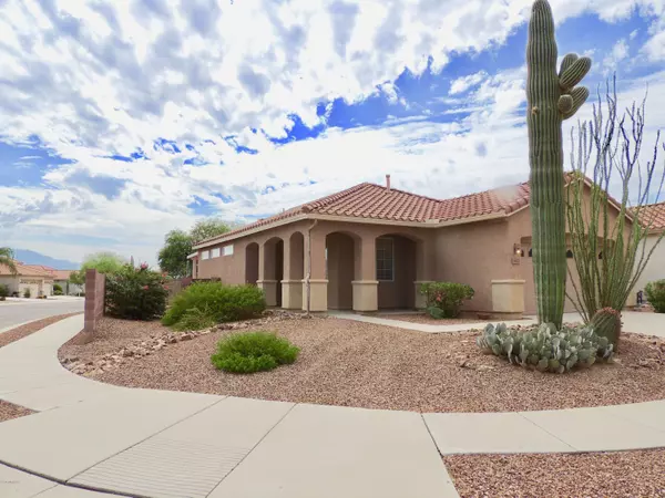 9462 N Whispering Shadows Way, Tucson, AZ 85743