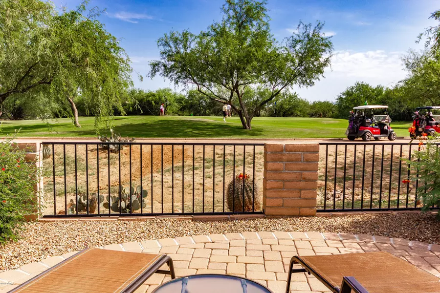 2689 E Glen Canyon Road, Green Valley, AZ 85614