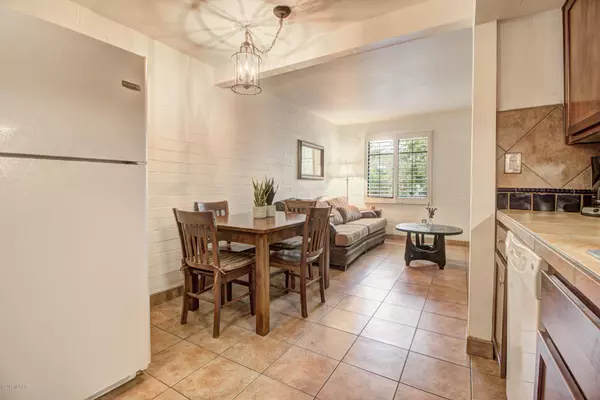 Green Valley, AZ 85614,430 S Paseo Sarta  #D