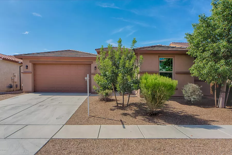 633 W Camino Curvitas, Sahuarita, AZ 85629