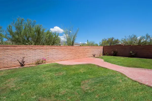 Tucson, AZ 85718,6830 N Moonglow Drive