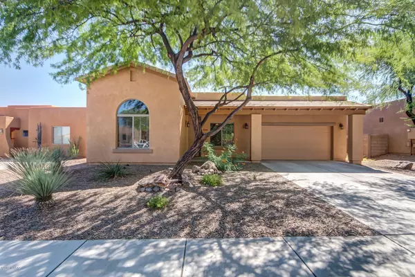 8194 N Painted Feather Drive, Tucson, AZ 85743