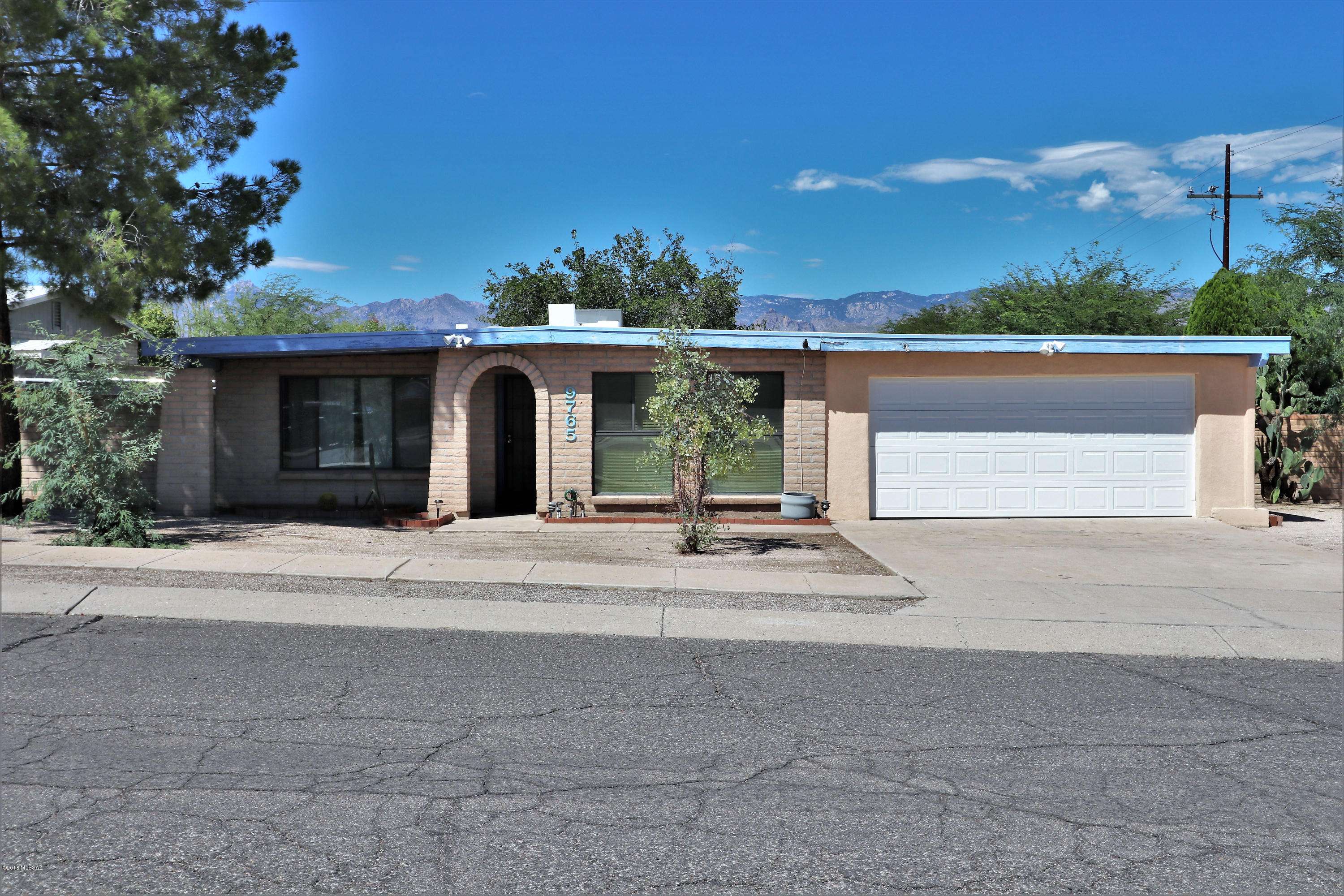 9765 E Sierra Street, Tucson, AZ 85748