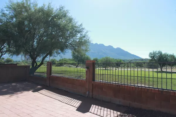 Oro Valley, AZ 85737,1321 W Sandtrap Way