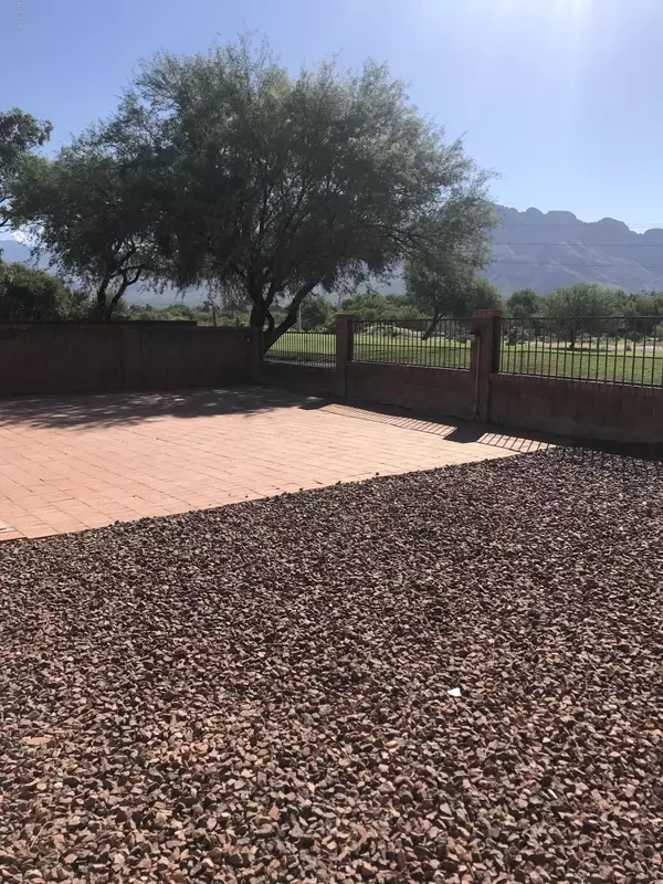 Oro Valley, AZ 85737,1321 W Sandtrap Way