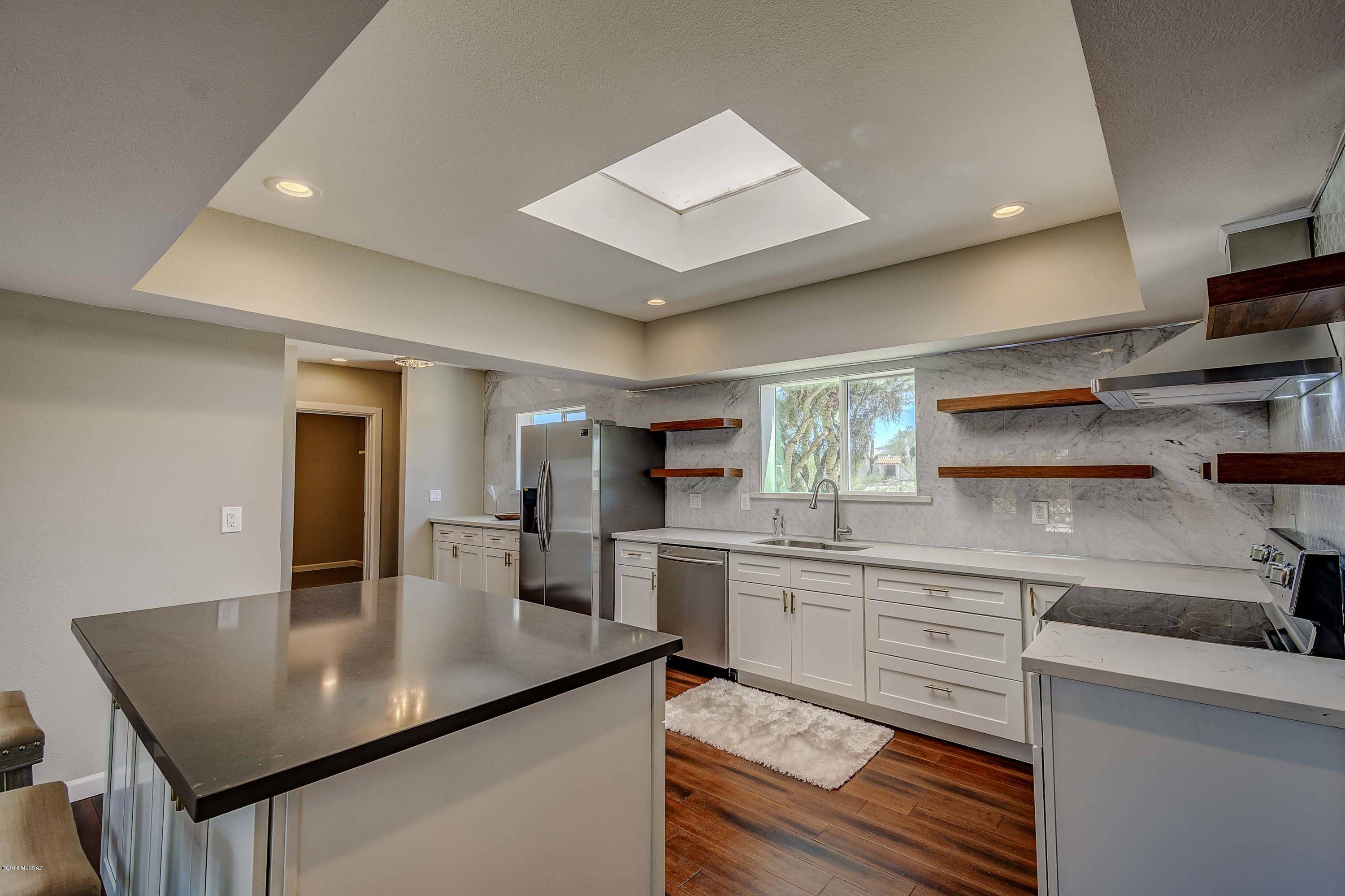 Tucson, AZ 85748,411 N Schrader Lane