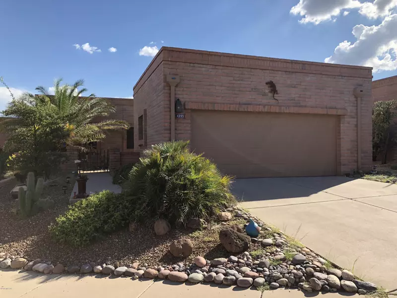 1395 W Camino De La Oca, Green Valley, AZ 85622