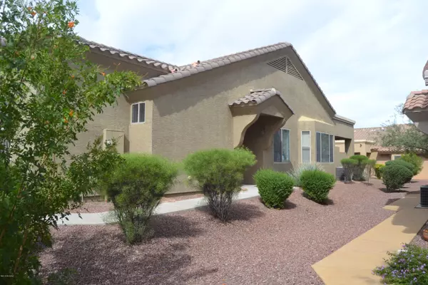 536 W Knotwood Street, Green Valley, AZ 85614