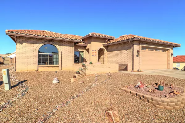 163 E Calle Pulsera, Green Valley, AZ 85614