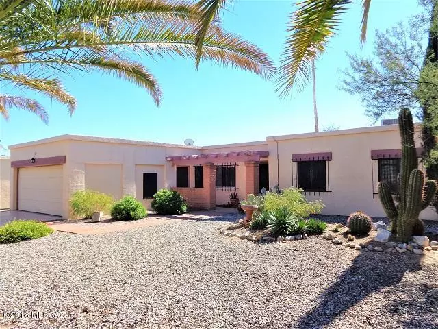 569 W Vista Hermosa Drive, Green Valley, AZ 85614