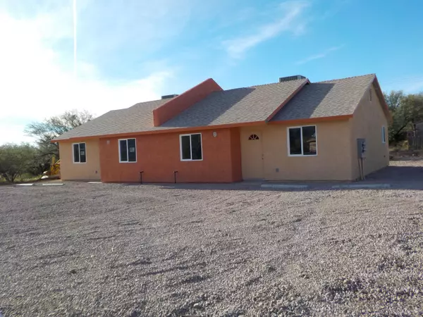 437 Avenida Garza, Rio Rico, AZ 85648