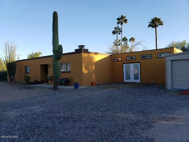 9235 W George Street, Tucson, AZ 85735