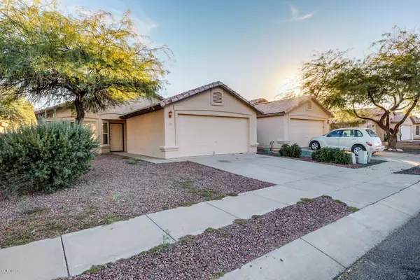 2245 W Silver Bell Oasis Way, Tucson, AZ 85745