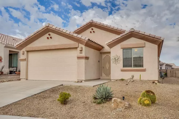 316 W Sunrise Vista Drive, Green Valley, AZ 85614