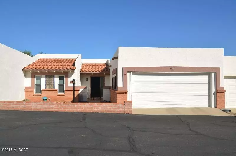 1038 S Horizonte Place, Green Valley, AZ 85614