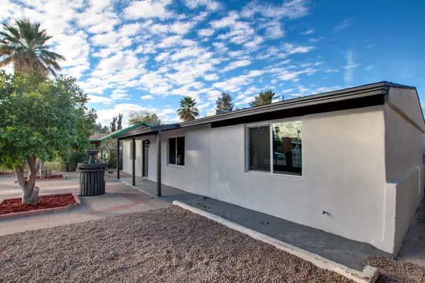 4943 E 2nd Street, Tucson, AZ 85711