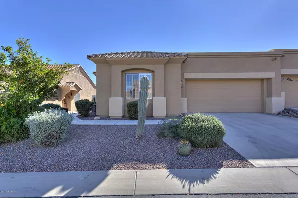 505 W Knotwood Street, Green Valley, AZ 85614