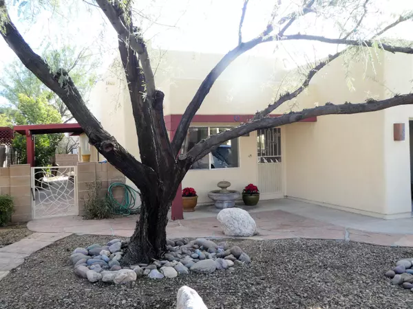 9134 E Calle Maria, Tucson, AZ 85710